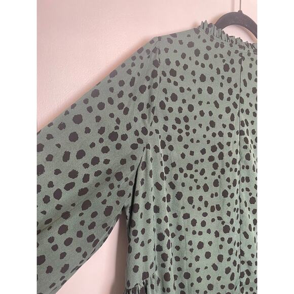 Arula Leopard Print Green Shift Dress Size A/XL Long Sleeve Knee Length V-Neck - Picture 9 of 13